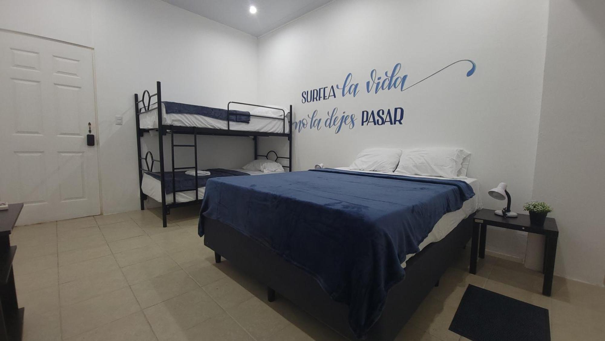 Surfo House Hotel & Hostel Tamarindo Extérieur photo